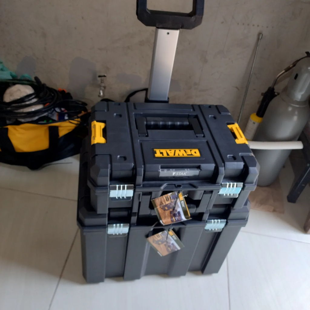 Caixa de Ferramentas com Rodas 28L TSTAK Dewalt DWST17820 - ANT