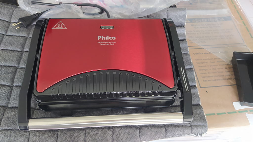Sanduicheira e Grill Philco Press Inox Red Ponto