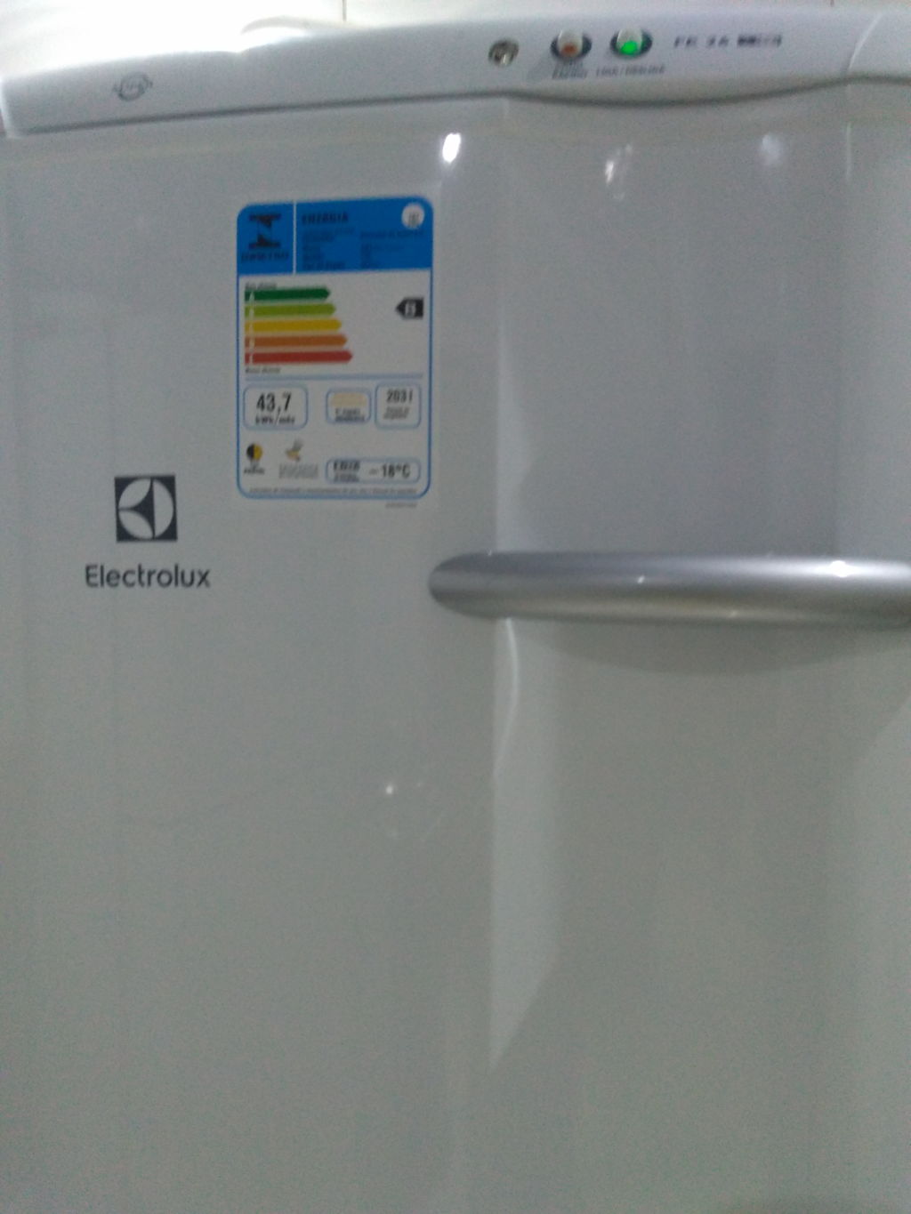 Freezer Vertical Electrolux FE26 Cycle Defrost Black Friday