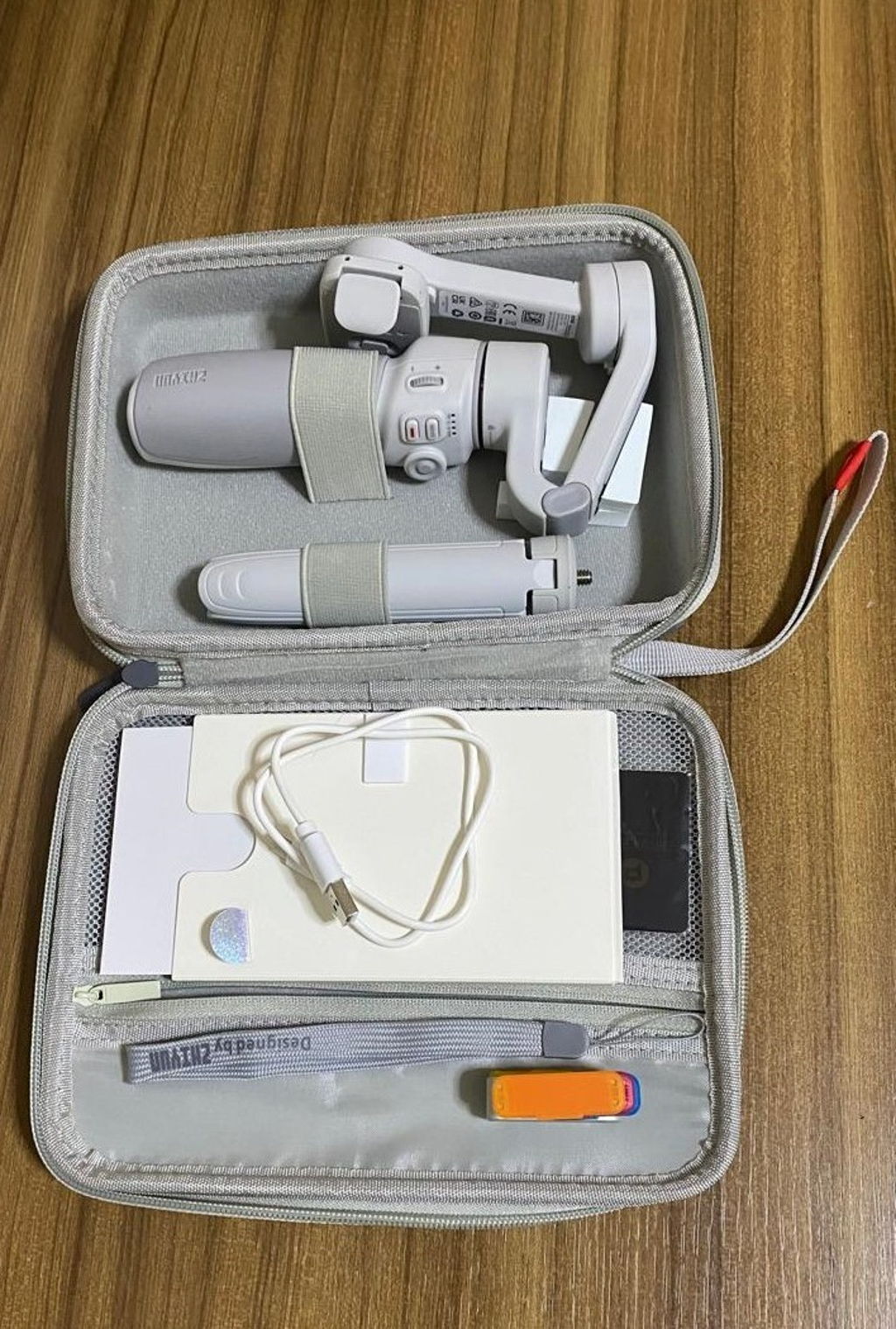 Estabilizador Zhiyun Smooth-Q4 Combo para Smartphones - eMania Foto e Video