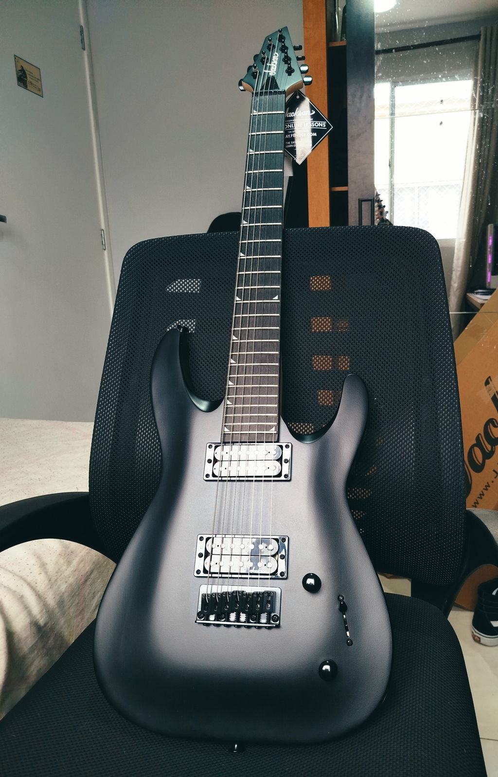 Guitarra Jackson JS Series Dinky Arch Top JS22-7 DKA HT - Satin Black
