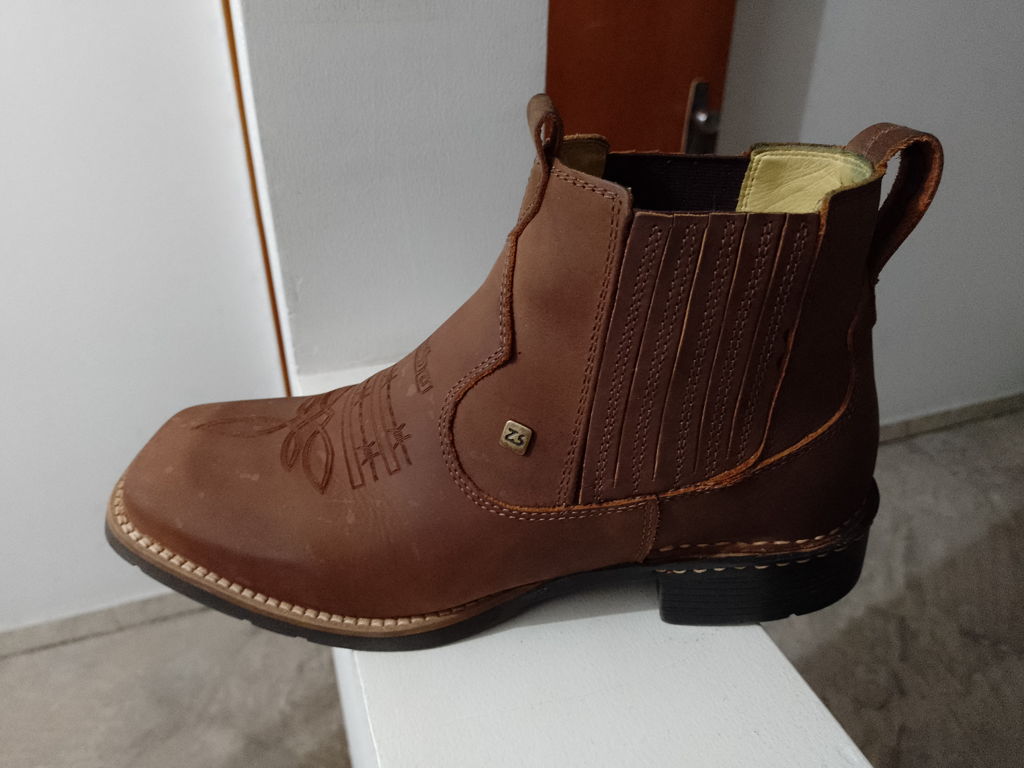 Botina Masculina Bico Quadrado Marrom Zebu 33568 - Rodeo West