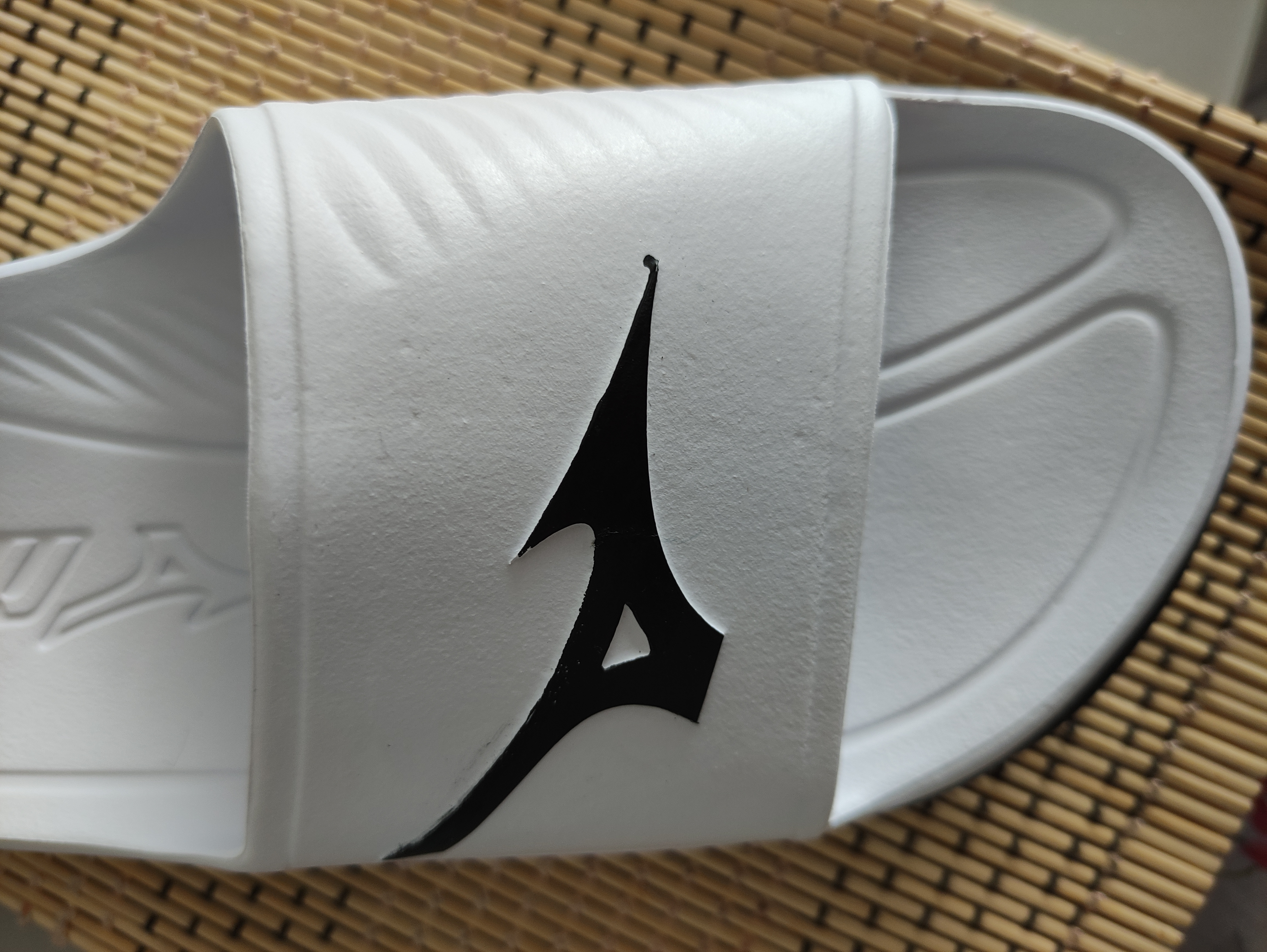 Chinelo Mizuno Enerzy
