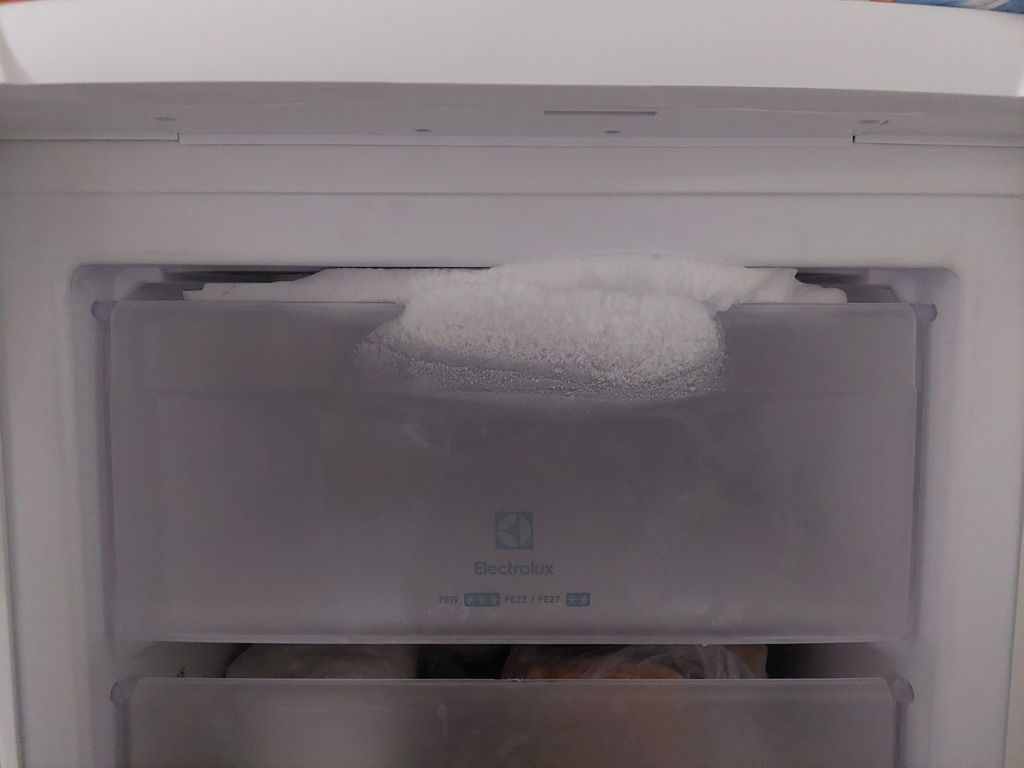 Freezer Electrolux Vertical FE27 Casas Bahia